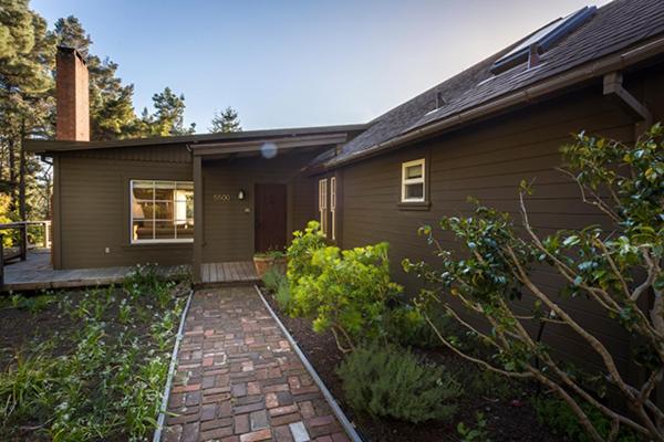 Heritage House & Little River